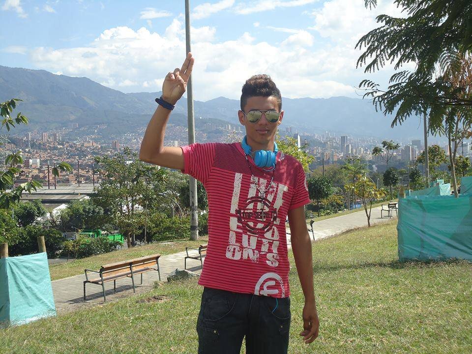 productor de musik, esperto en diseños graficos blexxx..