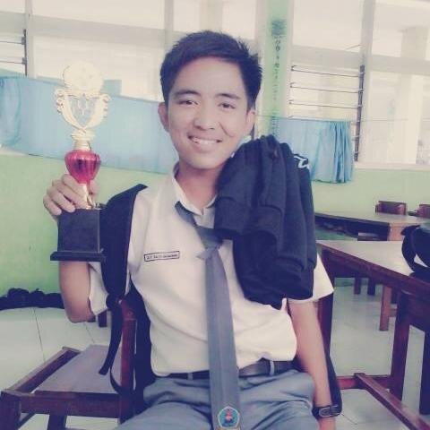 cuek, pendiem .!gak suka banyak omong !