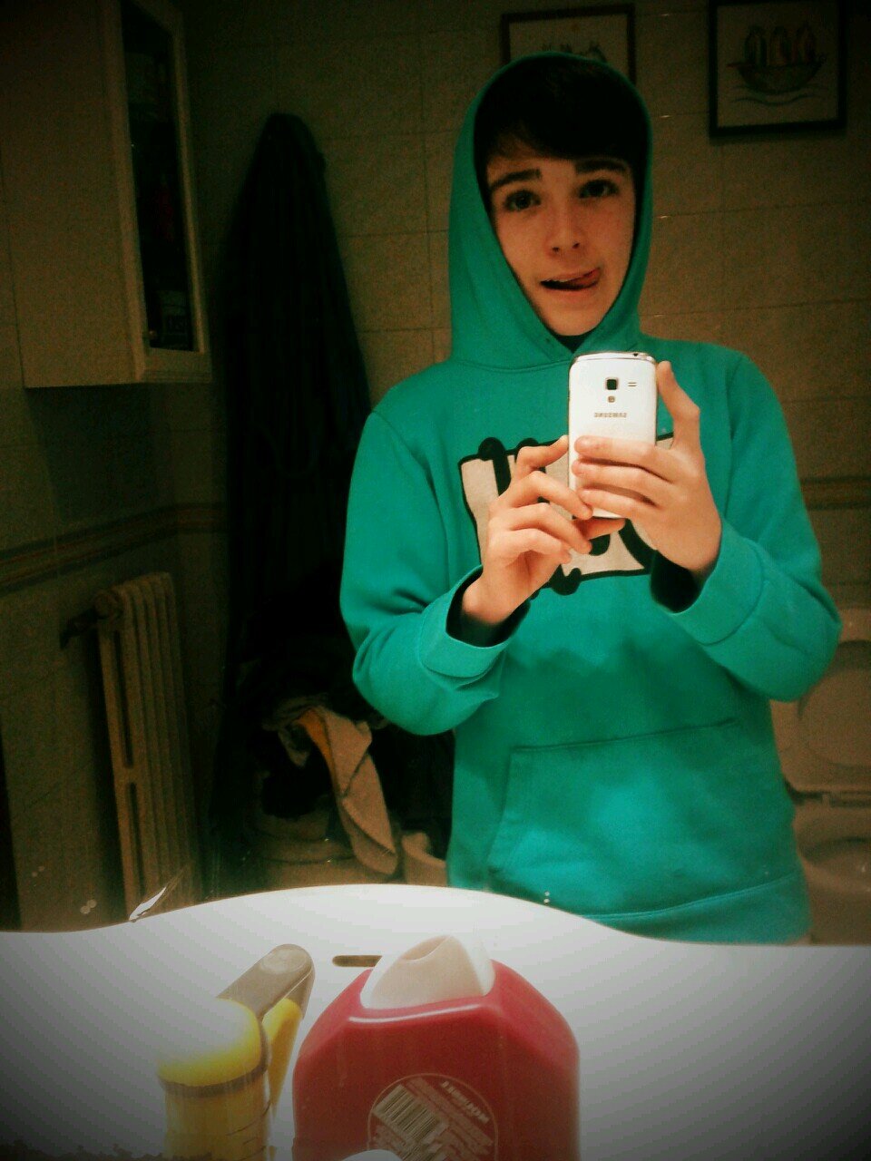 ir al cuarto a rapear con los amigoos! :)
