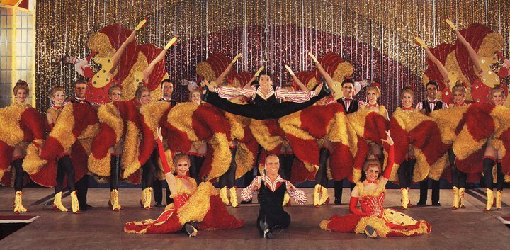 Produzione e vendita di spettacoli di danza per piazze, discoteche, convention, villaggi