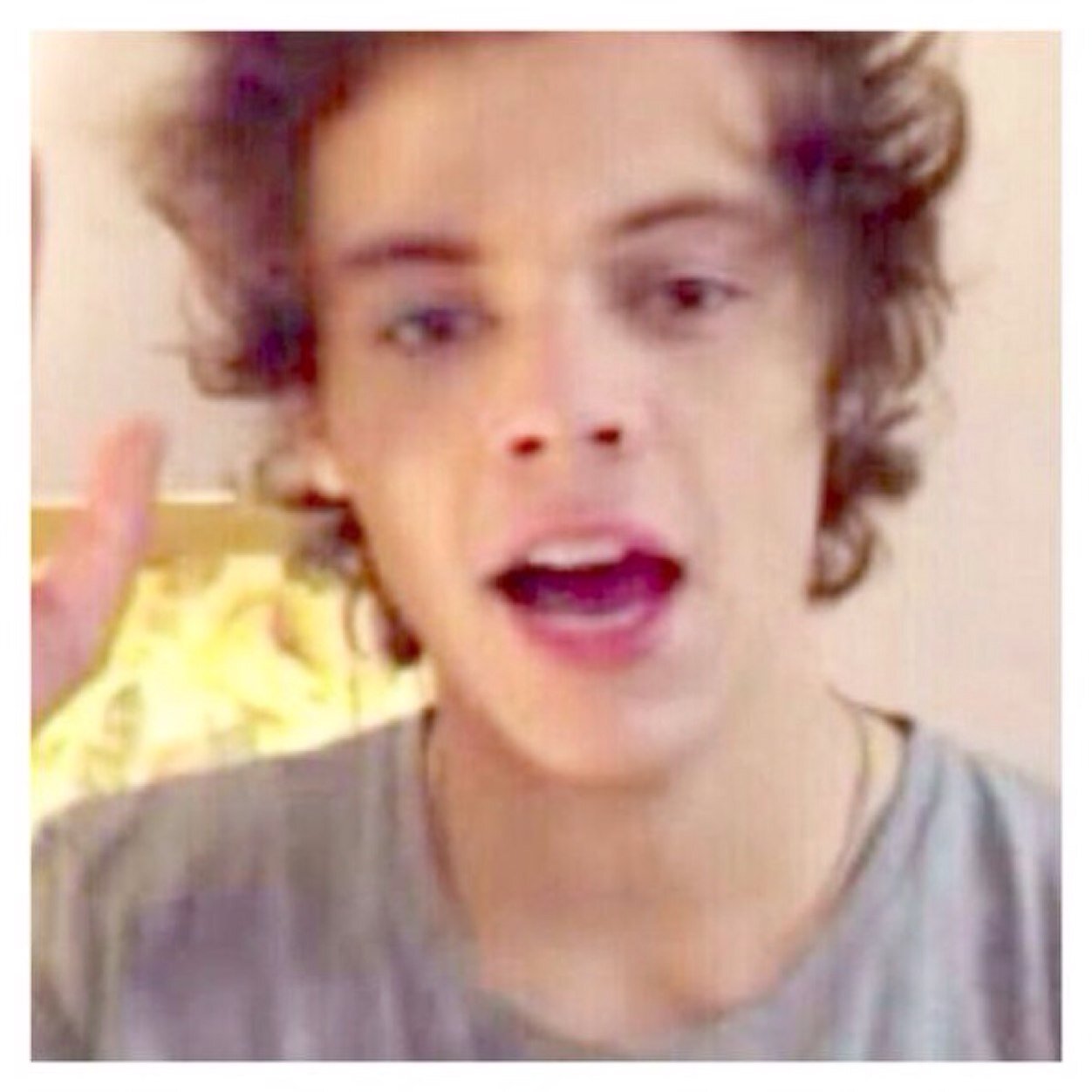 follow @shygigglenouis :-) xx