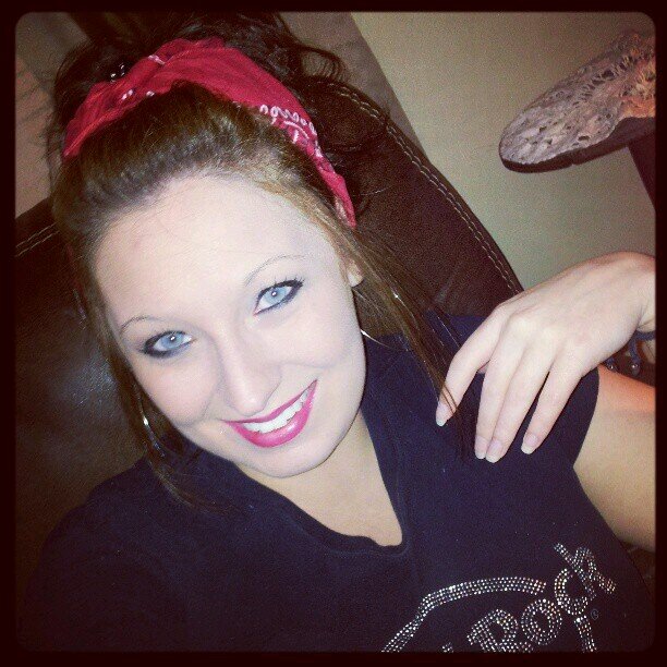 LOVER, FIGHTER, & FRIEND, DIVA, DANCER, & FULLFIGURED MOMMY TO MACKENZIE.  HUNTER. FISHER. CAN KEEP UP WITH ANY COWBOY OUT THERE.