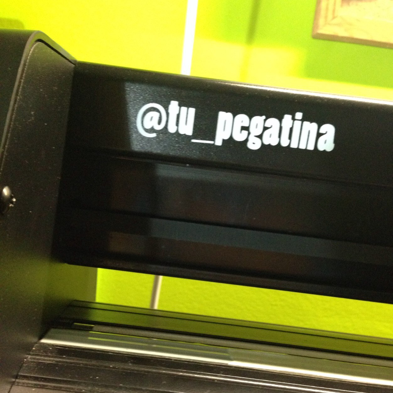 Personaliza tu pegatina, camiseta, vinilo decorativo, equipacion...