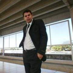 33 anos, advogado e empresario. solteiro gosto de fazer amizades, moro só com meu bebe cachorro, e quero ser seu amigo. face e  skype ricklindo450@hotmail.com