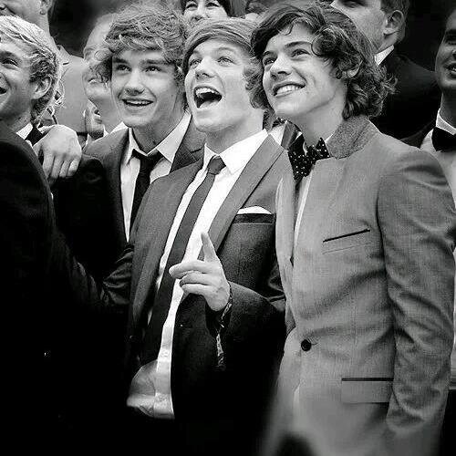 just Follow @Walla_Selim if i didn't follow there i will follow u from this saved account ..Have a nice day :))