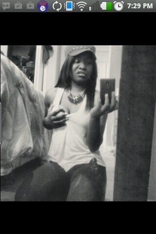 i am class of 2014 Go follow me on IG:@niecy_why