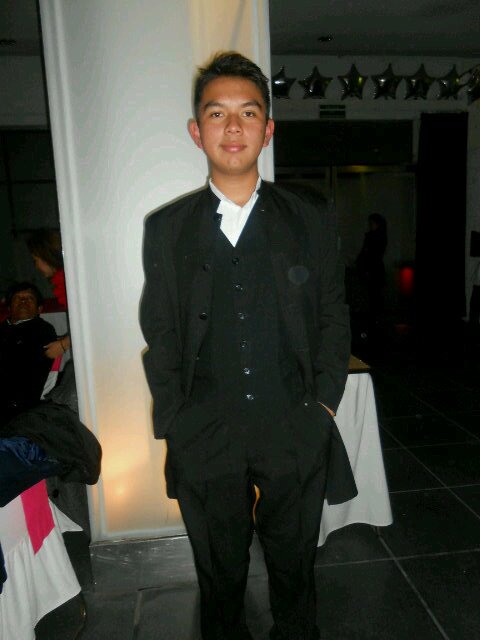 Pues me interesan las chocas chaparritas! Flaquitas! Guapas!! Y POR EL MOMENTO soy soltero!!