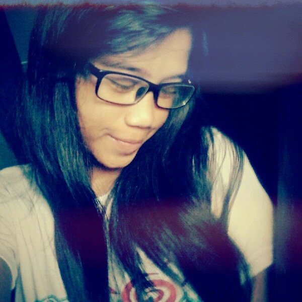 iinsutrisnoo's profile picture. Akan selalu ada perempuan yang lebih hebat dari saya. Dan saya hanya perlu menemukan laki2 yang tidak peduli akan hal itu.