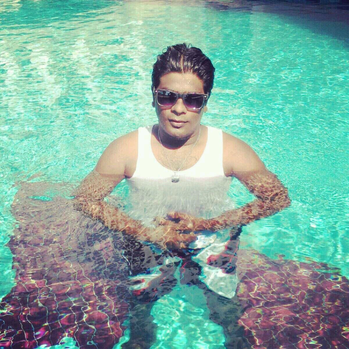 saddam_alax's profile picture. find friend..joking.. funny & u follow me I follow u....:/:/