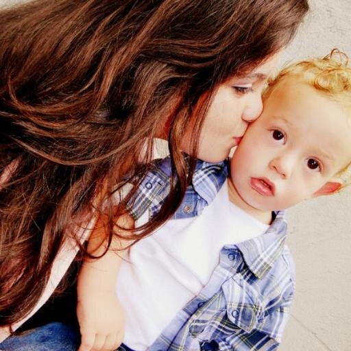 ~ α gαrotiinhα imperfeitα,
αqeelα qeê chorα de dor,
αqeelα qeê ja sofreu poor αmor,
αqeelα qe sαbe se αrrepender ♥---Itapema-SC