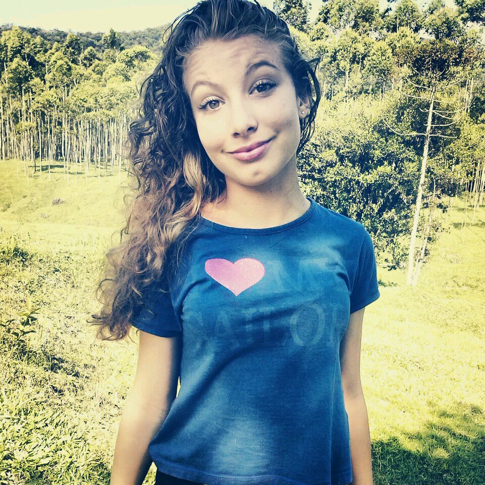 Hoje já não durmo para descansar, durmo para sonhar. Walt Disney