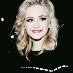 EmilyRWWH's profile picture. Property of Bailey Jones.