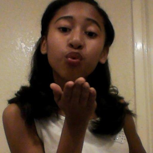 Hey everyone! I'm an ordinary, crazy fun girl who loves making awesome youtube videos and is OBSESSED with all things beauty! I love u all (espescially Justin)