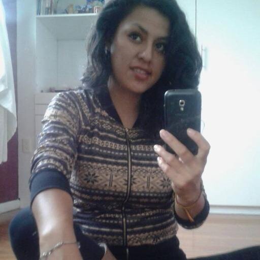 me encanta leer, escribir,bailar ,adoro escuchar música reggae y amo vivir la vida al tope