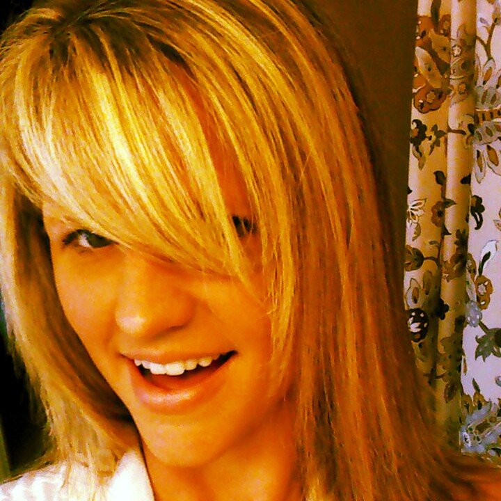 Alleymo05's profile picture. wife, mommy, nurse, and super hero at night...Proverbs 31 wannabe