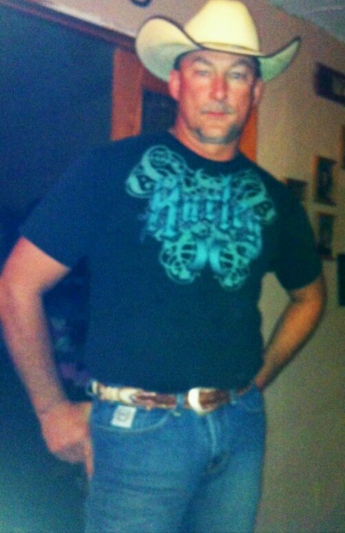 Father of 8. Love the country life. Love sports and enjoy nature.