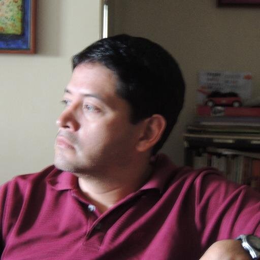 Profesor de Historia. Opositor a cualquier gobierno que no sirva.