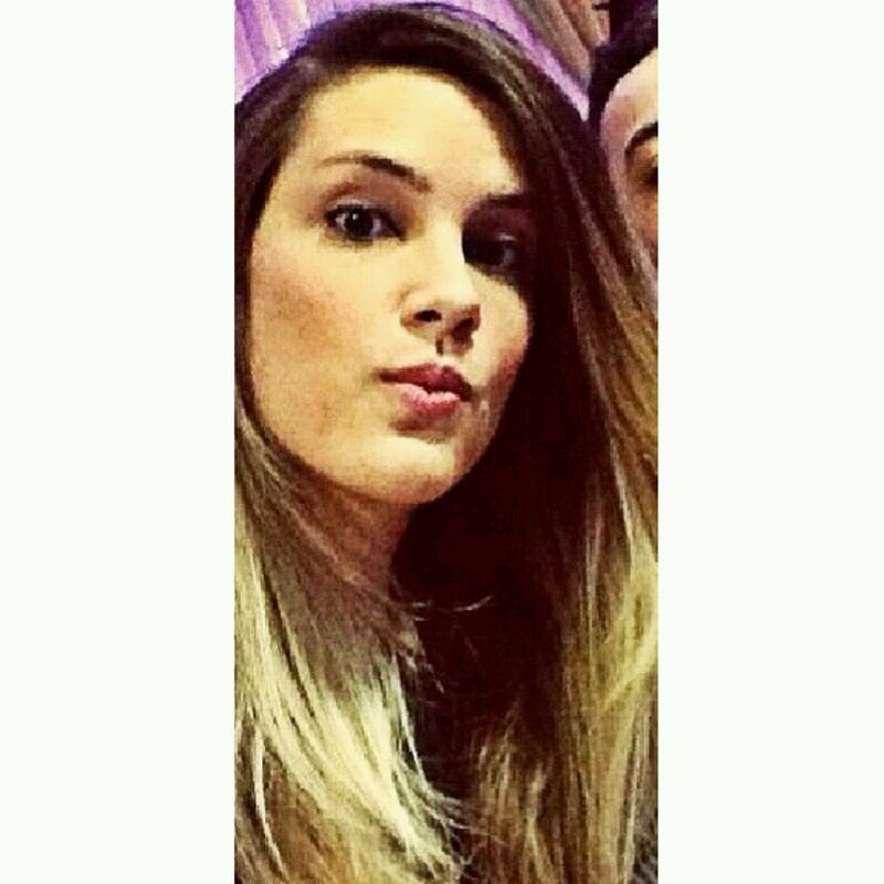 Oi, meu nome é Samara, seria se eu não tivesse sido brutalmente assassinada há trinta anos atrás, brincadeira é Camila.