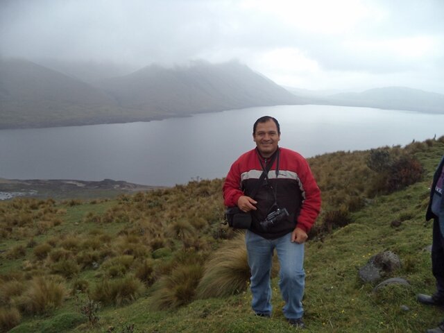 Camaragrafo y Reportero en la Productora Pana Comunicaciones (Salcedo al Día), apasionado por la música.