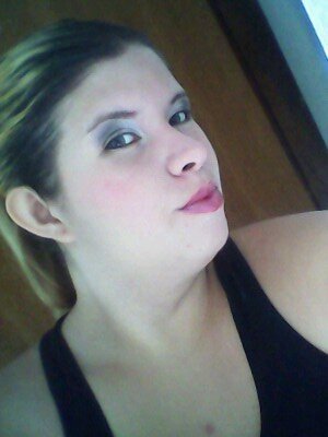 Sou uma mulher meiga, sexy, amiga, carinhosa e minha felicidade é minha familia!!!
gosto de dançar, passear e namorar muito..............