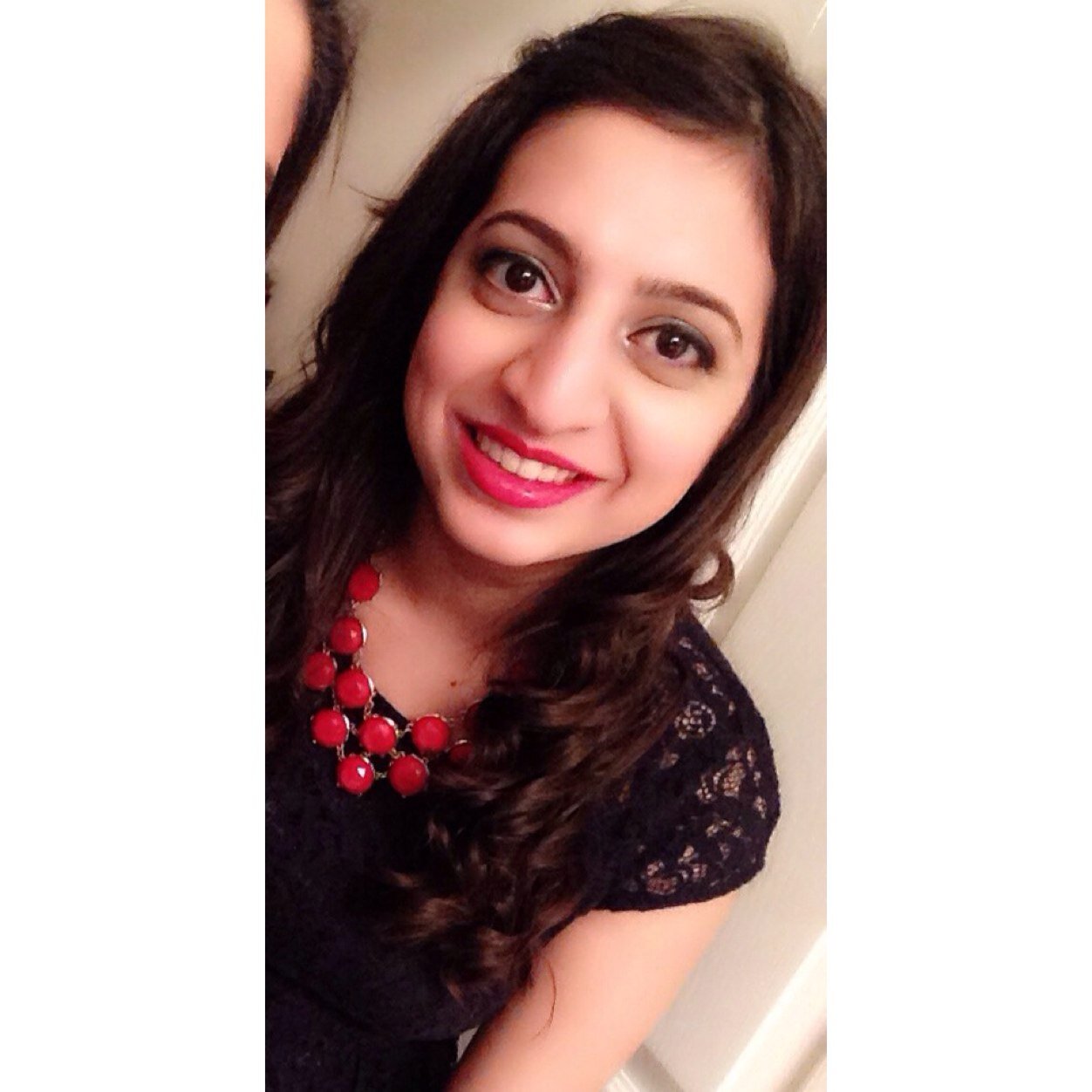 SidraNaqvi's profile picture. bye yo