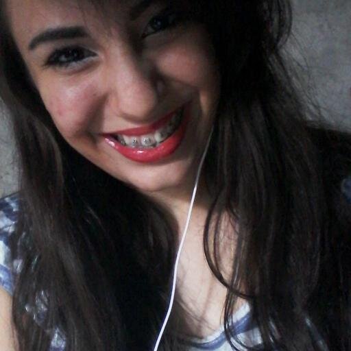 Metade de mim agora é assim,de um lado a poesia o verbo a saudade,do outro a luta,a força e a coragem pra chegar no fim.E o fim é belo pois é dependente de você