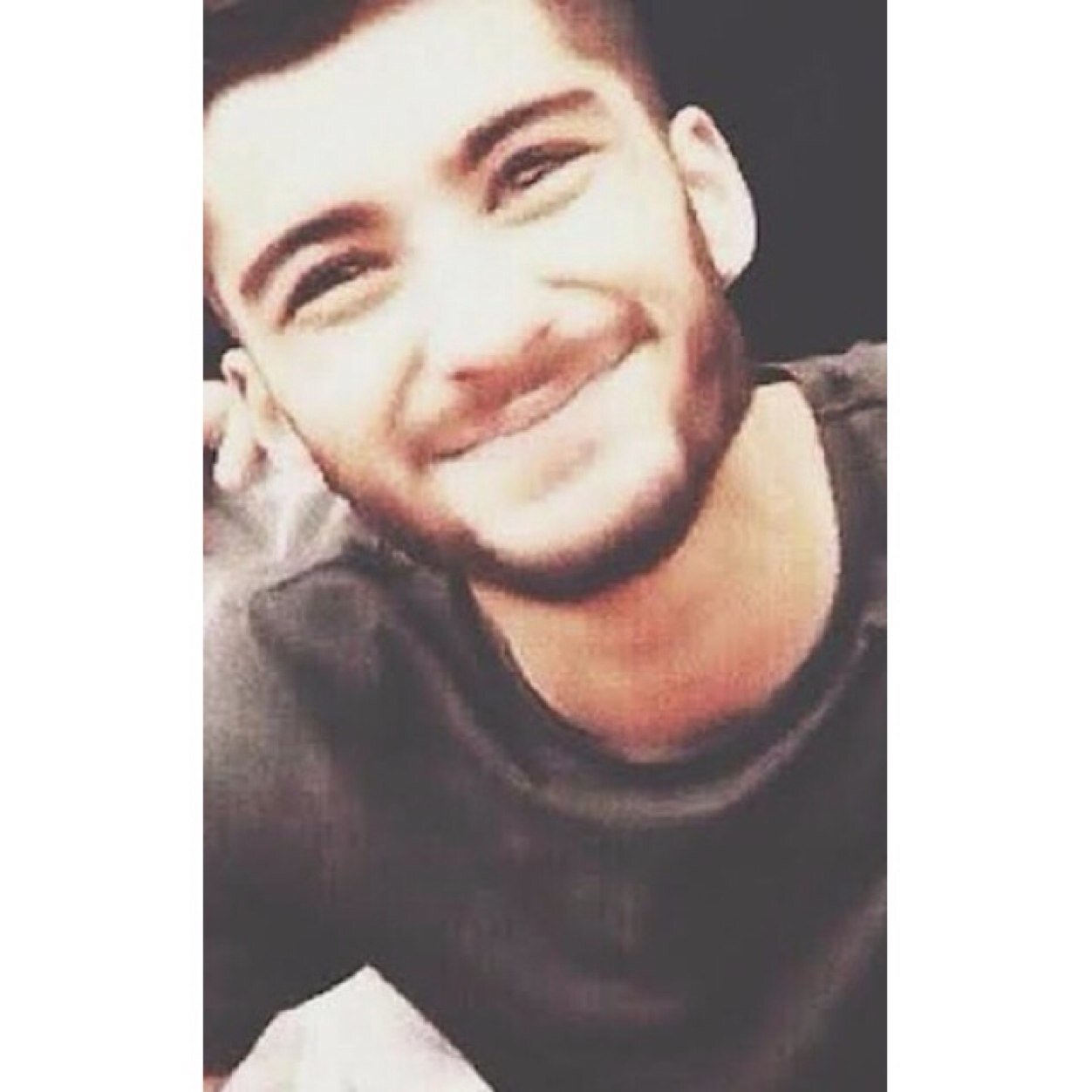 Demipillows's profile picture. • Everything is falling apart •