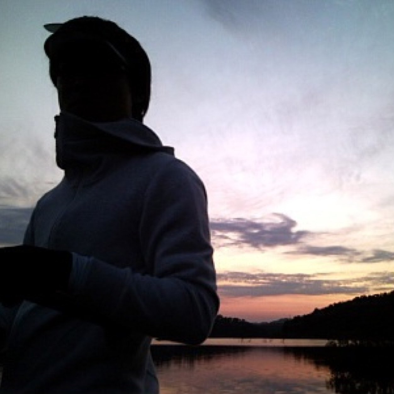 foxeye2010's profile picture. 음주트윗