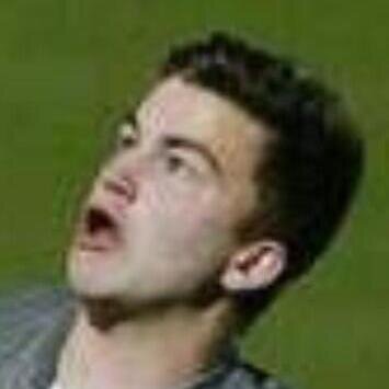 I was that guy on the other team, Louis Tomlinson pushed me out of the way. PARODY ACCOUNT