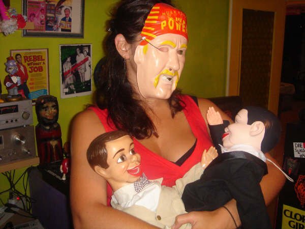 ciclotrona's profile picture. Hija del Trueno, Dios del metal, coge tu espada y cabalga hacia la eternidad, serán tus armas tu malignidad, priva barata del super y un bocata de foiegras.