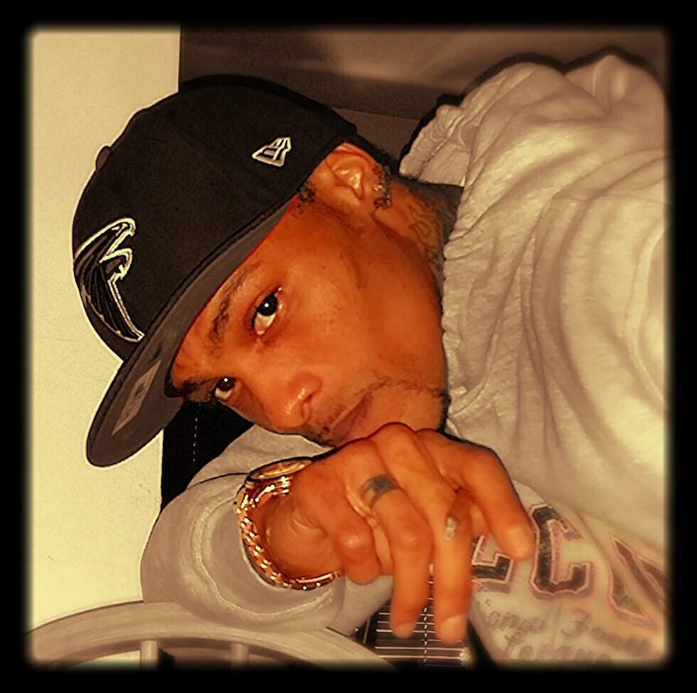 IM A PRODUCER,SONGWRITER,ARTIST,AND OWNER OF TR@CK MUZIK ENT ...AND NOW CURRENTLY WORKING WITH THE RUFF RYDER'S/ROC STAR MUSIC GROUP ,