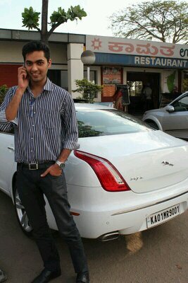 techie, biker, sport and sleep enthusiast and a foodie