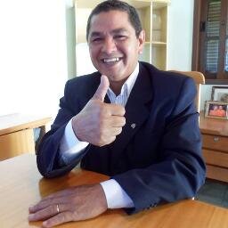 Vereador, poeta,compositor de Samba Enredo, integrado aos movimentos sociais, Feliz, comunicativo, solidário,A essência da vida está nas pessoas, ame-as sempre.