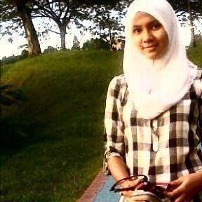 simple person. happy go lucky. gud listener. :)