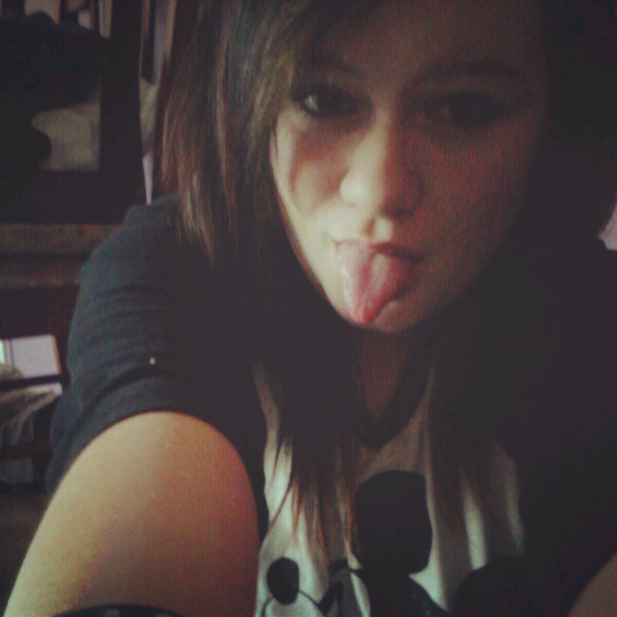 charlotte_sky17's profile picture. music is my life!! i love to game :) ps3 all the way psn- charlotte-_-17