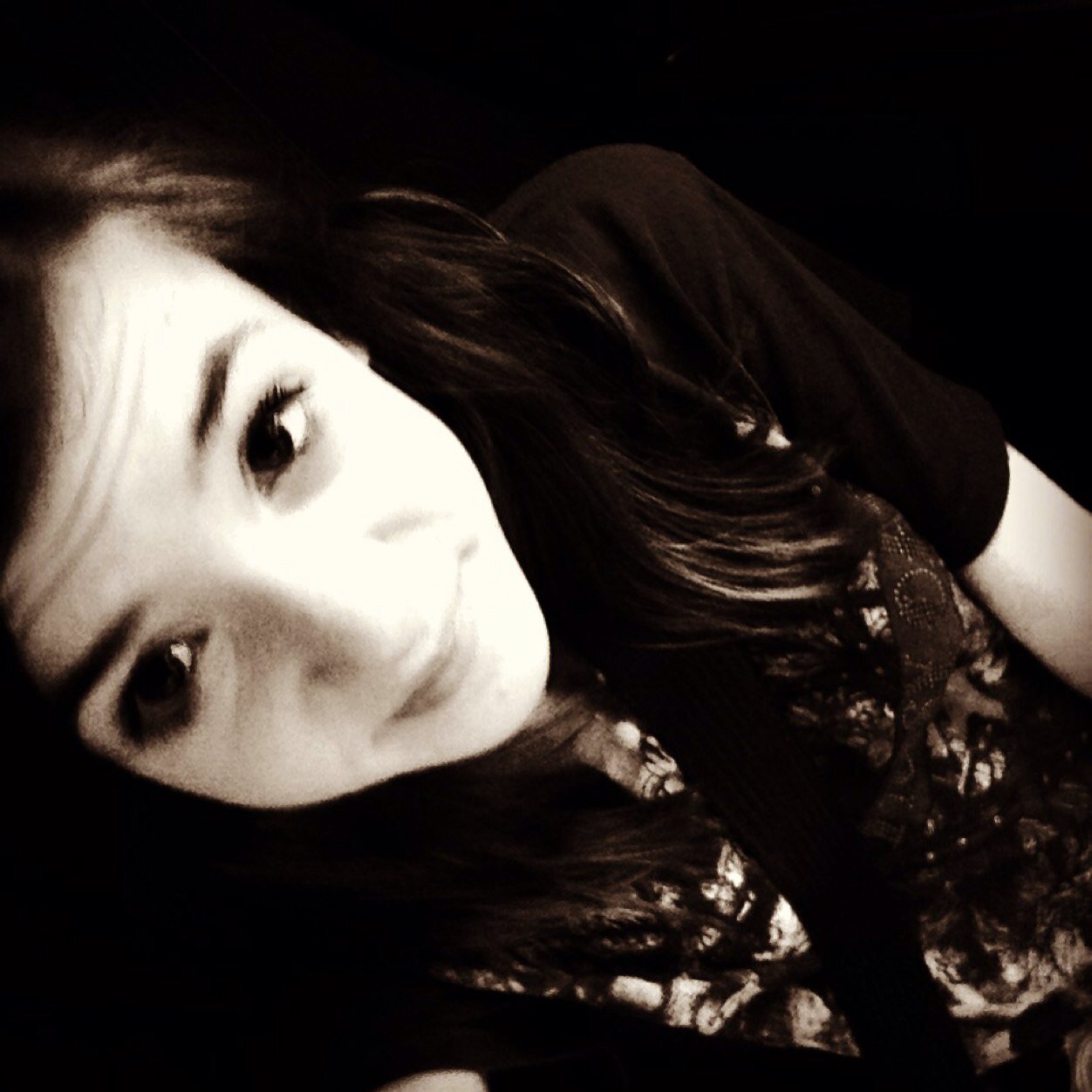 April and Lisa is the bestie
Follow and ill follow back
IN A RELATIONSHIP