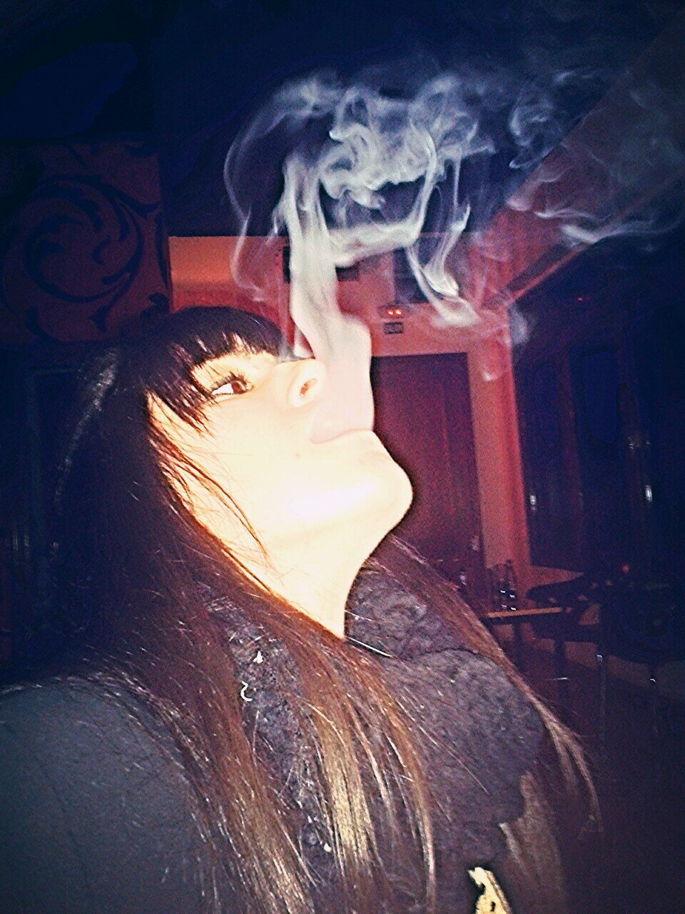 Cada uno a su estilo,vivee tu vidaa como quieraas.Aprovecha los buenos ratos.Personas como el son las que me hacen sonreir cada dia.Lo Quiiero :)