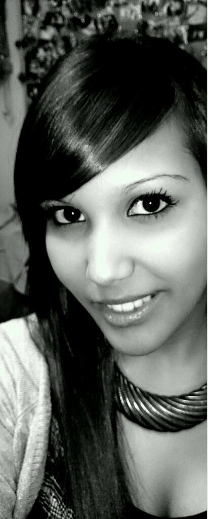 La sonrisa más valiente es aquella que disfraza una tristeza, un dolor o una lágrima.