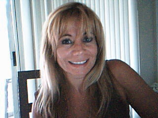 lenaara's profile picture. 