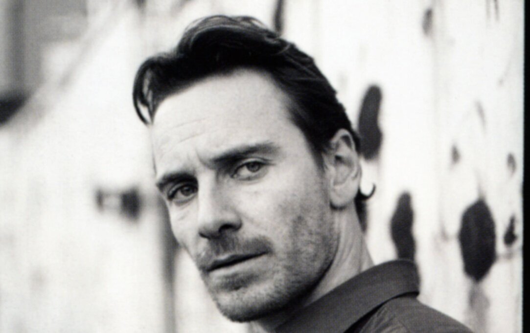 Baciami_L_Anima's profile picture. Beati coloro che si baceranno sempre al di là delle labbra, varcando il confine del piacere,  per cibarsi dei sogni (A. Merini)