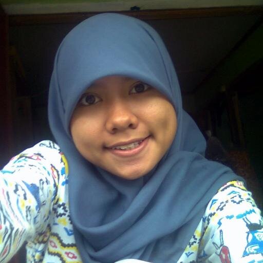 annisasiti771's profile picture. 