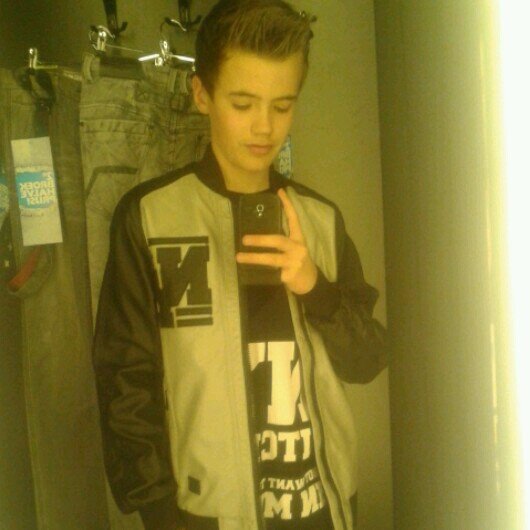 - insta itsjeboyy_079 - 14 years old -single -app vraag maar