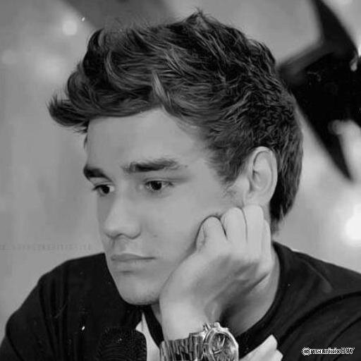 Directioner 0/5. I'm just a secret. If you're following me, i love you to the moon and back :3 Let's be friends xx