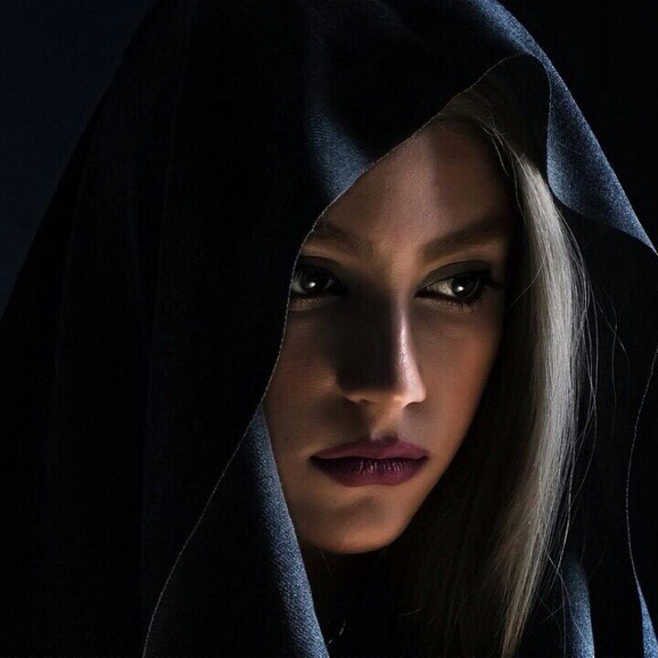 : أعــلنت بالـقـول الـصريـح مــذهــبي إنـي أوالـي حـيدراً بـعـد الـنـبي/ بنت السالم