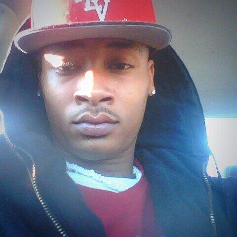 Hayes18Hayes's profile picture. I LIKE 2 PLAY BASKETBALL NN HAVEN FUN WIT MII ROUNDZ!!!!!! NN I DNT TAKE NO SHYT 4RM NO 1!!!! IMM KOOL NN LAYED BAKK!!!! #100%BOSS MAN