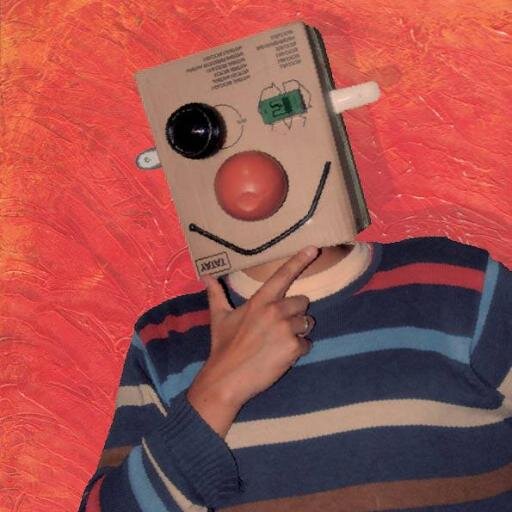 Tostandome el cerebro (mas de lo que esta) para ser un buen diseñador gráfico, apasionado por la docencia.