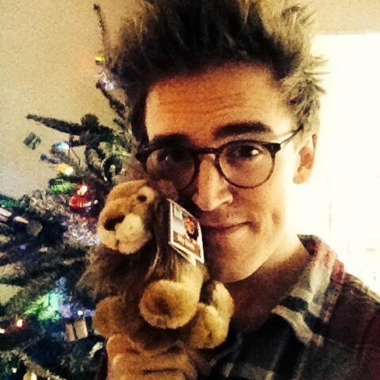❤Tom tweeted me 1-11-13 and I died.❤ Love Is On The Radio McFlyBustedTomDannyDougieHarryJamesMattCharlie