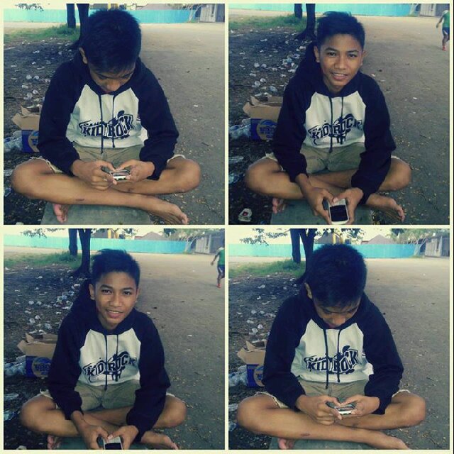 Diantara baik dan buruk.