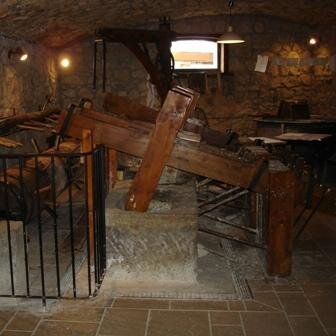 moulinapapier's profile picture. Fabrication de papier artisanal, production à l'ancienne et visite guidée du moulin traditionnel. #moulin #imprimerie #Savoie #papier #artisanal #Rhône-Alpes