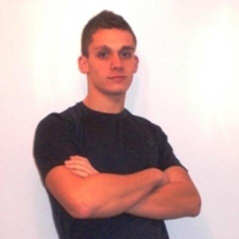 Graduado en Ciencias de la Actividad Física y del Deprote. 
Máster en Alto Rendimiento Deportivo COE (UCAM).
Máster Universitario en Formación del Profesorado.